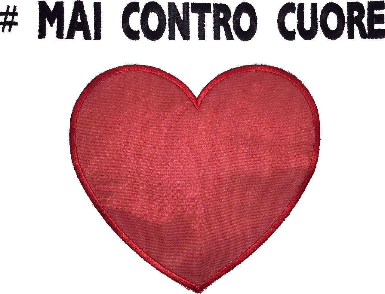Ricamo su tessuto rosa con scritta